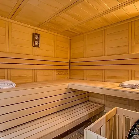 Hotel Domaine De Monrecour - & Restaurant - Proche De Sarlat 4*